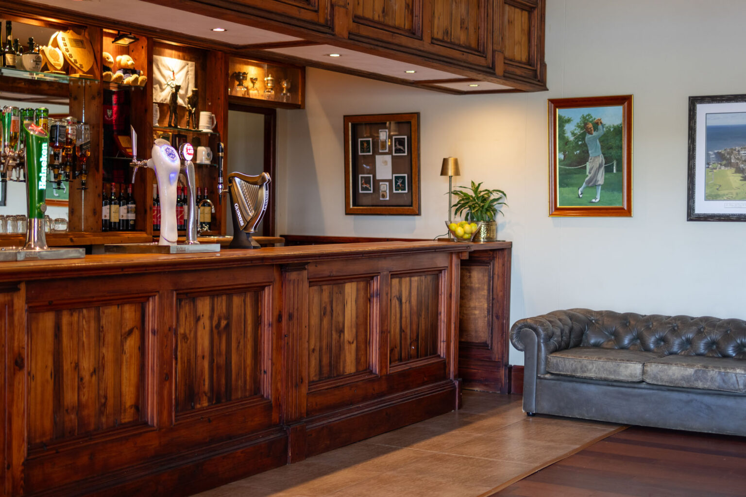 Gowrie Farm Lodge & Golf Course Lodge Clubhouse Bar